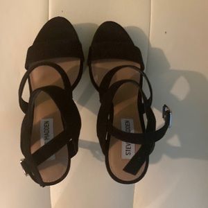 Steve Madden size 5 scrappy suede heels